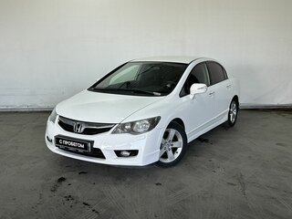 2010 Honda Civic VIII Рестайлинг, белый, 815000 рублей, вид 1