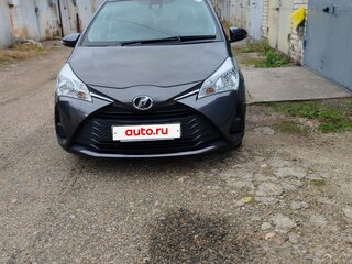 2017 Toyota Vitz III (XP130) Рестайлинг, серый, 750000 рублей, вид 4
