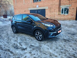 2020 Kia Sportage IV Рестайлинг, чёрный, 1750000 рублей, вид 3