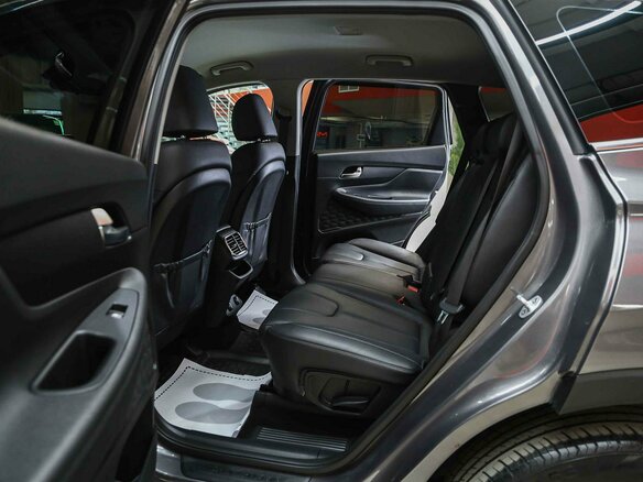 2018 Hyundai Santa Fe IV, серый, 2650000 рублей - вид 6