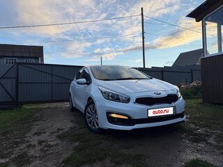 2018 Kia Ceed II Рестайлинг, белый, 1450000 рублей, вид 4