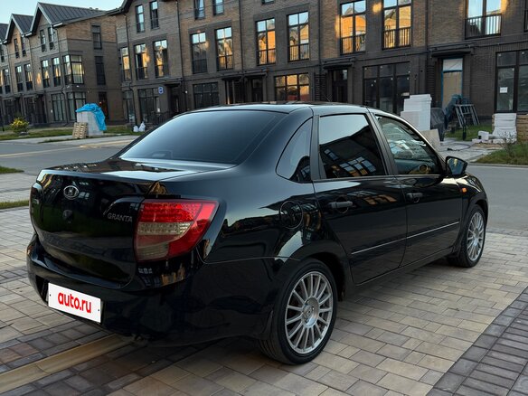 2016 Lada (ВАЗ) Granta I, чёрный, 600000 рублей - вид 3