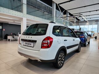 2026 Lada (ВАЗ) Granta Cross I Рестайлинг, белый, 1226000 рублей, вид 3