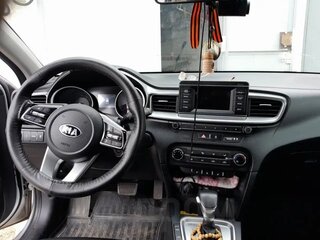 2018 Kia Ceed III, серебристый, 1600000 рублей, вид 5
