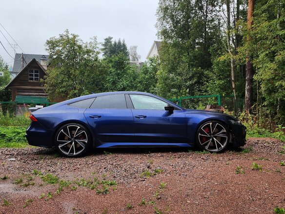 2021 Audi RS 7 II (4K), синий - вид 3
