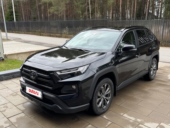 2024 Toyota RAV4 V (XA50), чёрный, 4095000 рублей