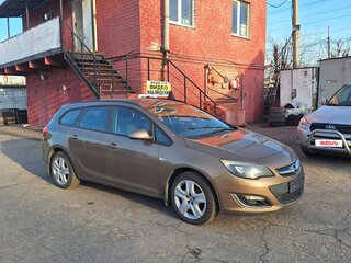2013 Opel Astra J Рестайлинг, бежевый, 690000 рублей, вид 3