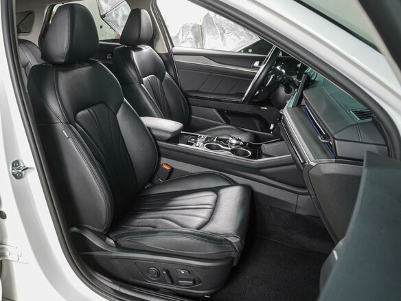 2024 Kia K5 III Рестайлинг, белый, 4509000 рублей - вид 11