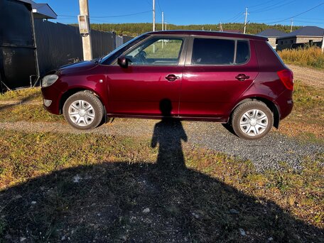 2012 Skoda Fabia II Рестайлинг, пурпурный, 550000 рублей, вид 3