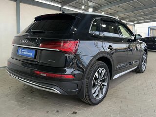 2021 Audi Q5 45 TFSI II (FY) Рестайлинг, чёрный, 4749000 рублей, вид 5