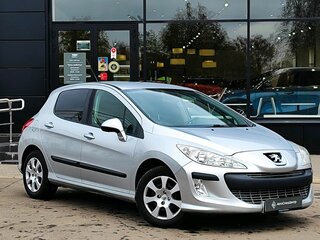 2011 Peugeot 308 I Рестайлинг, серебристый, 529000 рублей, вид 3