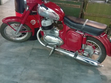2011 Jawa 350/360, красный, 3500000 рублей, вид 1