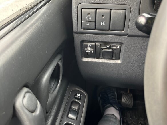 2008 Suzuki Jimny III Рестайлинг 1, серебристый, 1000000 рублей - вид 15