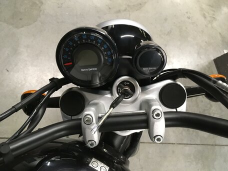 2026 Royal Enfield Super Meteor, чёрный, 764000 рублей, вид 3