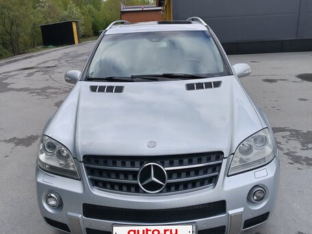 2005 Mercedes-Benz M-Класс 500 II (W164), серебристый, 1300000 рублей, вид 2