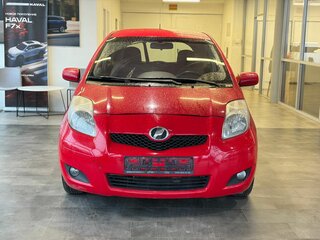 2009 Toyota Yaris II Рестайлинг, красный, 630000 рублей, вид 2