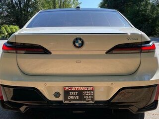2023 BMW 7 серии 740i VII (G70), белый, 9890000 рублей, вид 5