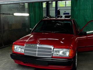 1985 Mercedes-Benz 190 (W201), красный, 800000 рублей, вид 1