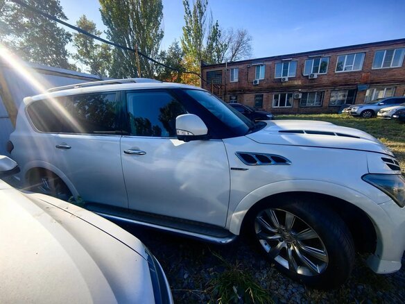 2012 Infiniti QX56 II, белый, 1600000 рублей - вид 4
