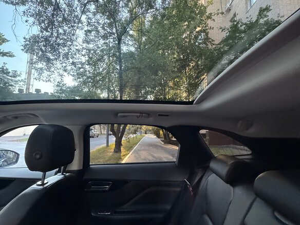 2017 Jaguar F-Pace I, чёрный, 2650000 рублей - вид 13