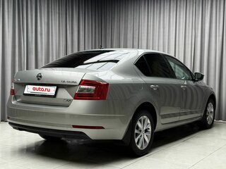 2018 Skoda Octavia III (A7) Рестайлинг, серебристый, 1869000 рублей, вид 4