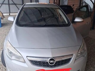 2012 Opel Astra J Рестайлинг, серебристый, 850000 рублей, вид 1