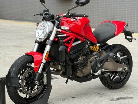 2016 Ducati Monster 821, красный, 345000 рублей, вид 3