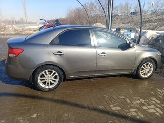 2012 Kia Cerato 6-speed II, серебристый, 750000 рублей, вид 2