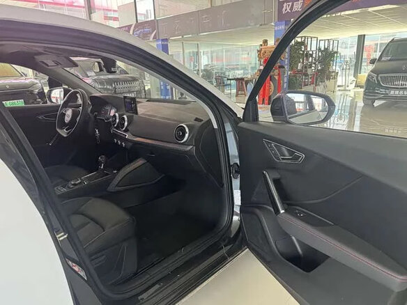 2022 Audi Q2 L 35 TFSI I Рестайлинг, белый, 1520000 рублей - вид 9