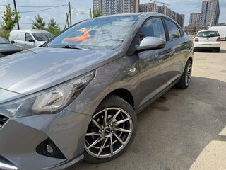 2020 Hyundai Solaris II Рестайлинг, серый, 1285000 рублей, вид 2