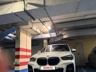 2021 BMW X1 20i xDrive II (F48) Рестайлинг, белый, 4600000 рублей, вид 3
