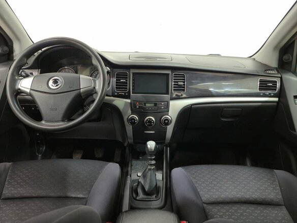 2012 SsangYong Actyon II, оранжевый - вид 9