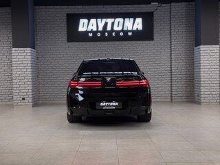 2026 BMW 7 серии 740 xDrive VII (G70) Рестайлинг, чёрный, 23160000 рублей, вид 4