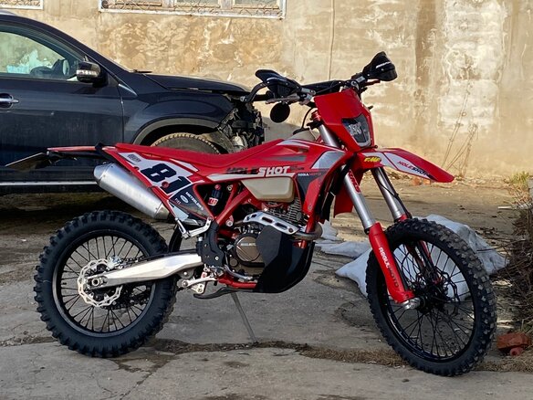 2024 Regulmoto Holeshot, красный, 240000 рублей