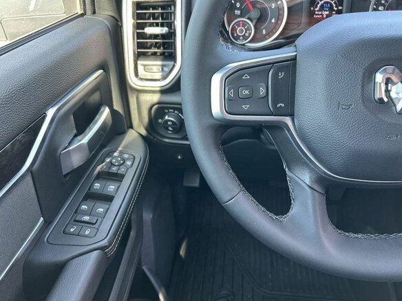 2025 RAM 2500, чёрный, 11980000 рублей - вид 28