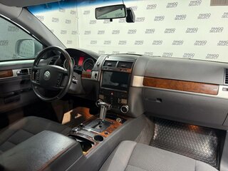 2008 Volkswagen Touareg I Рестайлинг, серый, 1150000 рублей, вид 3