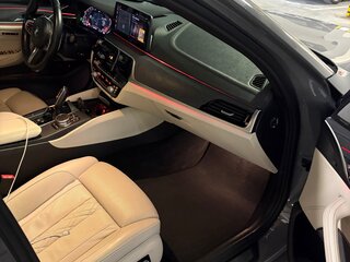 2020 BMW 5 серии 530d xDrive VII (G30/G31/G38) Рестайлинг, серый, 6500000 рублей, вид 4