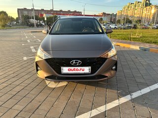2022 Hyundai Solaris II Рестайлинг, коричневый, 1730000 рублей, вид 3