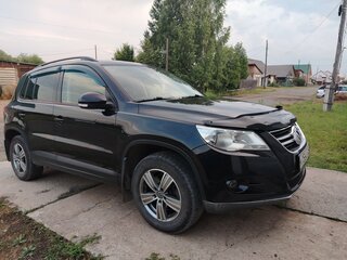 2010 Volkswagen Tiguan I, чёрный, 995000 рублей, вид 3