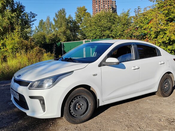 2018 Kia Rio IV, белый, 1050000 рублей