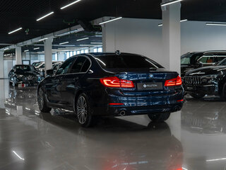 2018 BMW 5 серии 520d xDrive VII (G30/G31/G38), синий, 3280000 рублей, вид 4