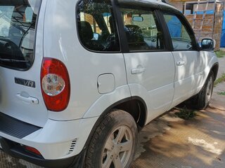 2013 Chevrolet Niva I Рестайлинг, белый, 520000 рублей, вид 4