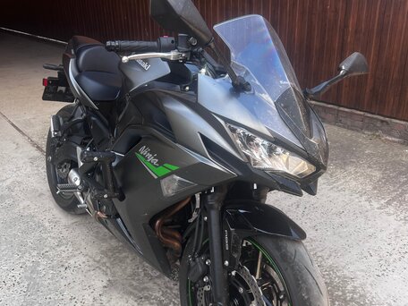2024 Kawasaki Ninja 650, чёрный, 1220000 рублей, вид 3