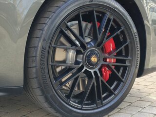 2026 Porsche Panamera GTS III, зелёный, 29680000 рублей, вид 3