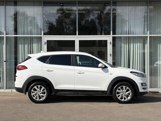 2018 Hyundai Tucson III Рестайлинг, белый, 2650000 рублей, вид 4