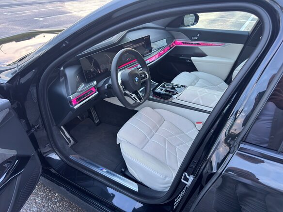 2022 BMW 7 серии 740d xDrive VII (G70), чёрный, 10300000 рублей - вид 14