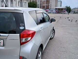 2011 Toyota Ractis II, серебристый, 750000 рублей, вид 1