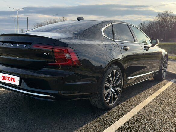 2021 Volvo S90 II Рестайлинг, чёрный - вид 1