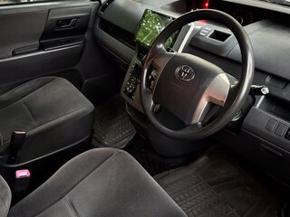 2008 Toyota Voxy II (R70), серый, 880000 рублей, вид 5