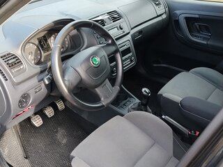 2012 Skoda Roomster Scout I Рестайлинг, чёрный, 700000 рублей, вид 4